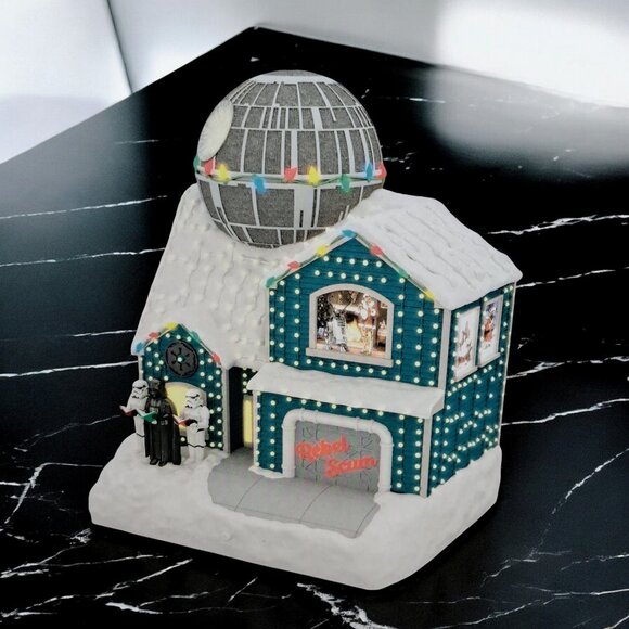 NIB Hallmark 2024 THE MERRIEST HOUSE IN THE GALAXY Star Wars Table Decoration - Picture 5 of 11